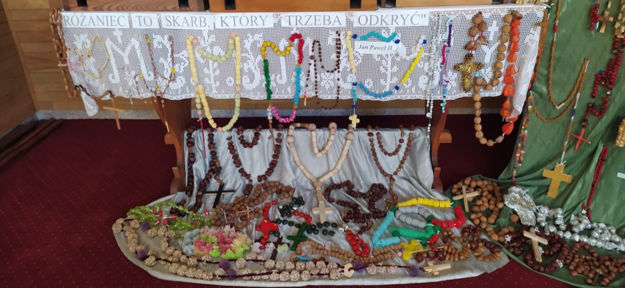 Prace z konkursu Najpiękniejszy różaniec